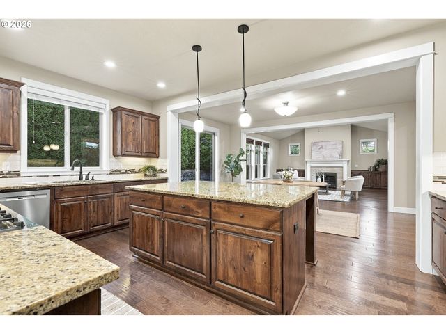4992 SUMMIT St, West Linn, OR 97068