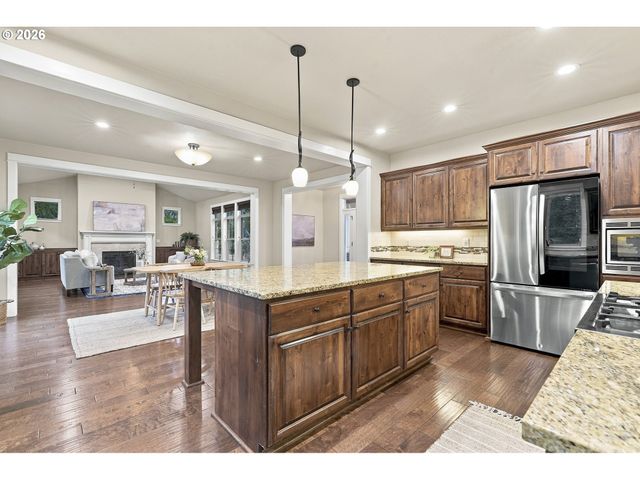 4992 SUMMIT St, West Linn, OR 97068