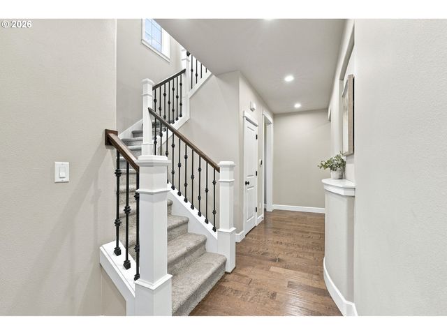 4992 SUMMIT St, West Linn, OR 97068