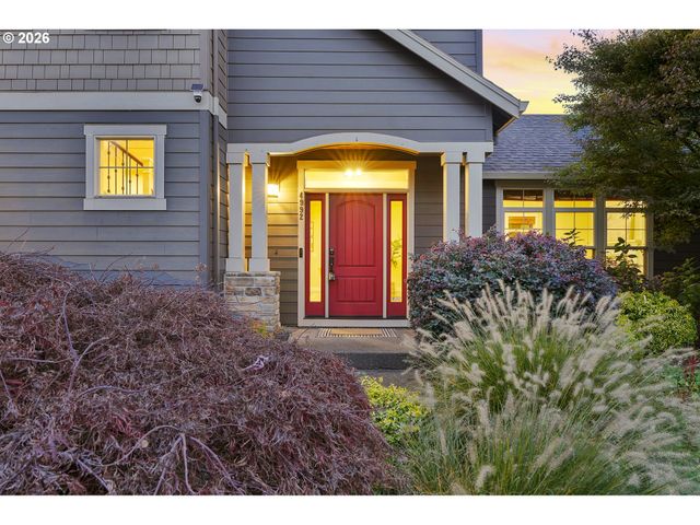 4992 SUMMIT St, West Linn, OR 97068