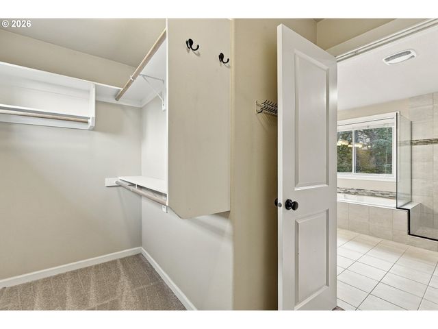 4992 SUMMIT St, West Linn, OR 97068