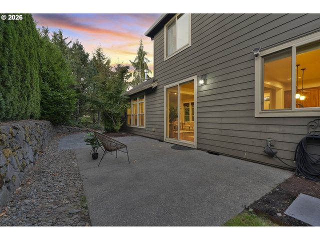 4992 SUMMIT St, West Linn, OR 97068