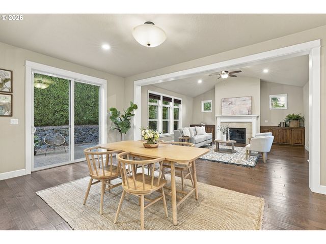 4992 SUMMIT St, West Linn, OR 97068