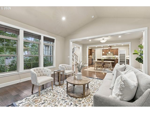 4992 SUMMIT St, West Linn, OR 97068