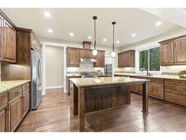 4992 SUMMIT St, West Linn, OR 97068