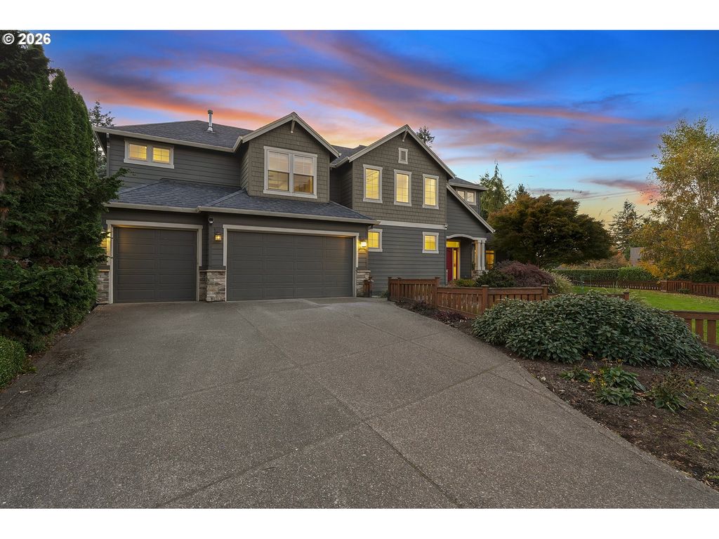 4992 SUMMIT St, West Linn, OR 97068