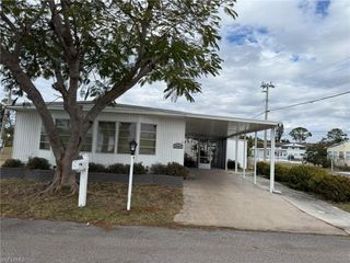 5509 Harbor LN, North Fort Myers, FL 33917