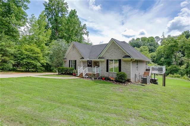 531 Moons Bridge Road, Hoschton, GA 30548