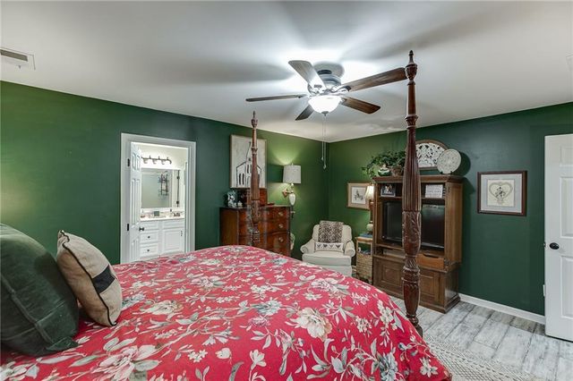 531 Moons Bridge Road, Hoschton, GA 30548