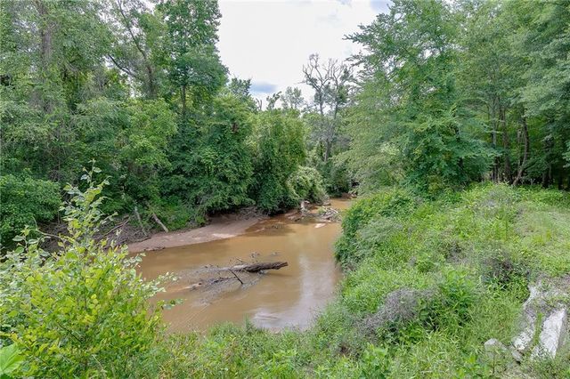 531 Moons Bridge Road, Hoschton, GA 30548