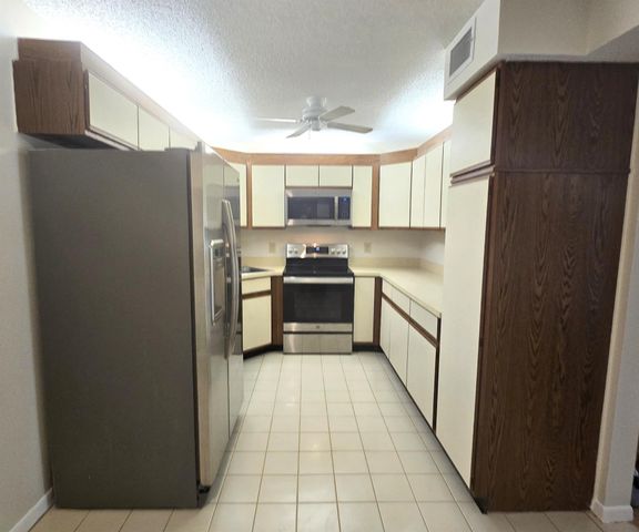 13810 Oneida Drive B-1, Delray Beach, FL 33446