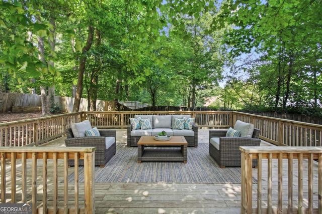 640 Suwanee Lakes Circle, Suwanee, GA 30024