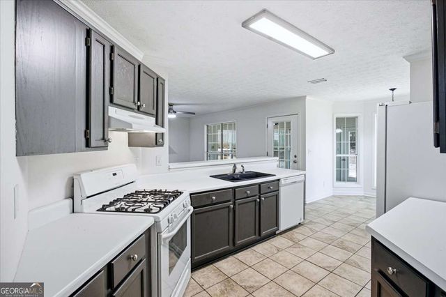640 Suwanee Lakes Circle, Suwanee, GA 30024
