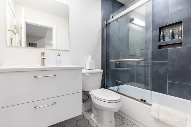 795 E McMillan Street, Cincinnati, OH 45206