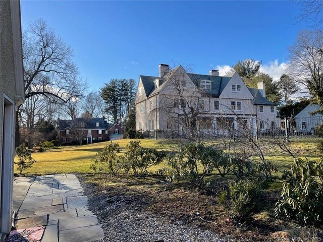 4 Sycamore Lane, West Hartford, CT 06117