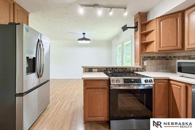 1218 S 165th Street, Omaha, NE 68130