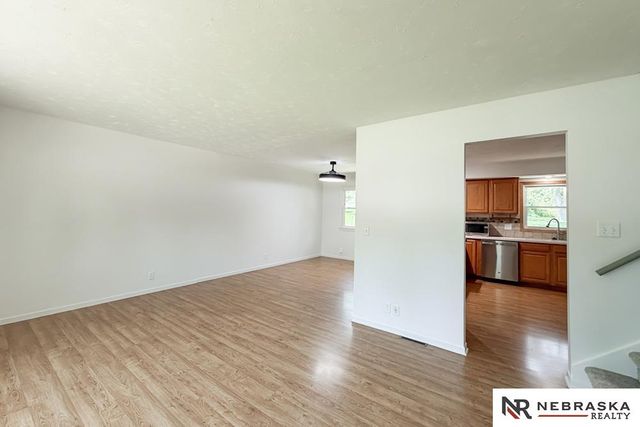 1218 S 165th Street, Omaha, NE 68130