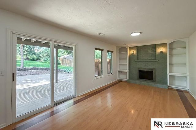 1218 S 165th Street, Omaha, NE 68130