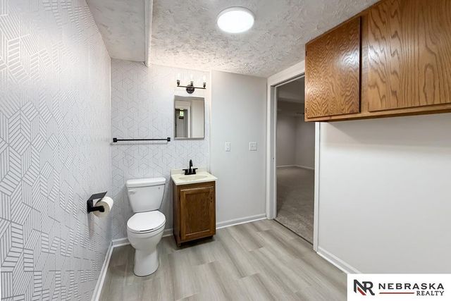1218 S 165th Street, Omaha, NE 68130
