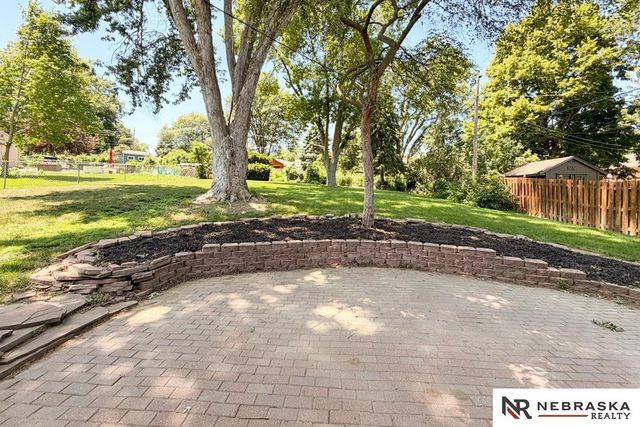 1218 S 165th Street, Omaha, NE 68130