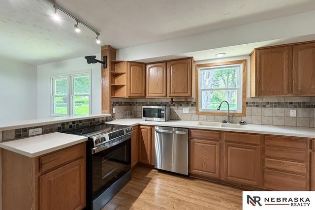1218 S 165th Street, Omaha, NE 68130