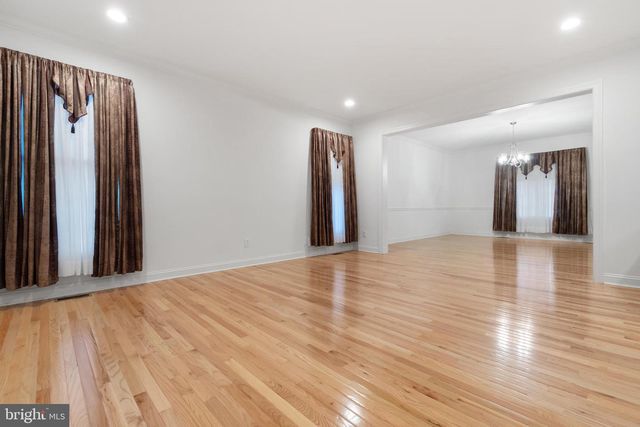 3 MANCHUR CT, Flemington, NJ 08822