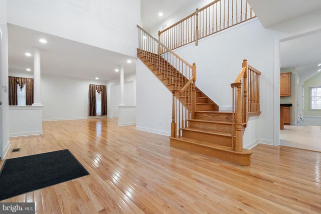 3 MANCHUR CT, Flemington, NJ 08822