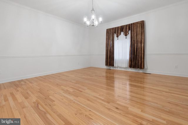 3 MANCHUR CT, Flemington, NJ 08822