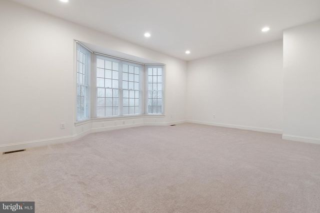 3 MANCHUR CT, Flemington, NJ 08822