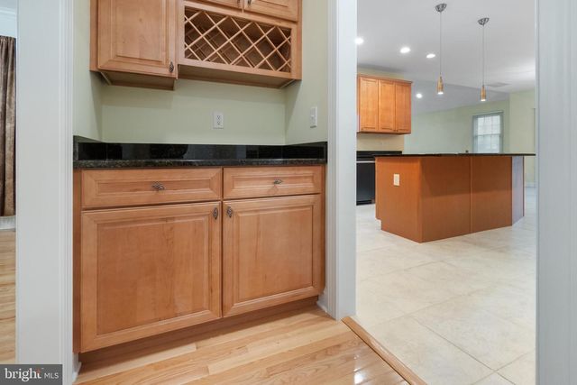 3 MANCHUR CT, Flemington, NJ 08822