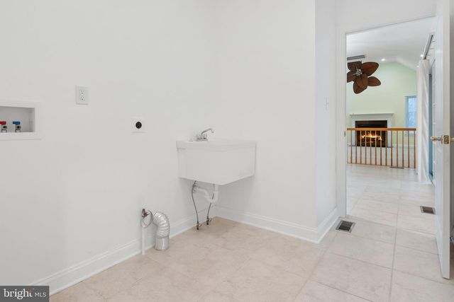 3 MANCHUR CT, Flemington, NJ 08822