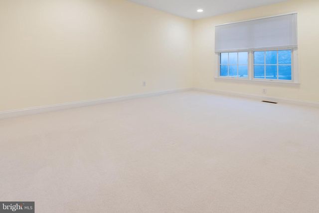 3 MANCHUR CT, Flemington, NJ 08822