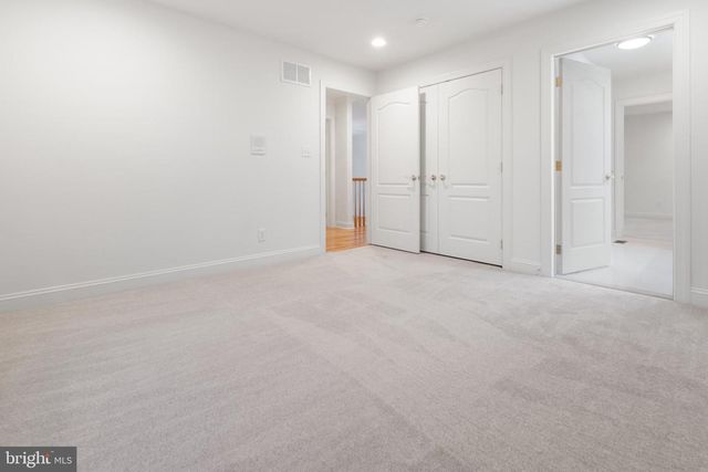 3 MANCHUR CT, Flemington, NJ 08822