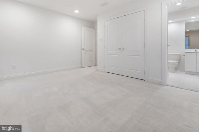 3 MANCHUR CT, Flemington, NJ 08822