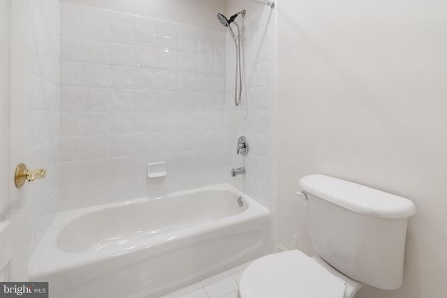 3 MANCHUR CT, Flemington, NJ 08822