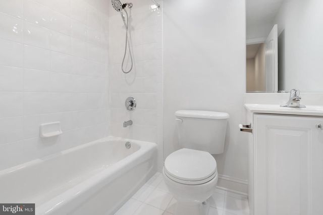 3 MANCHUR CT, Flemington, NJ 08822