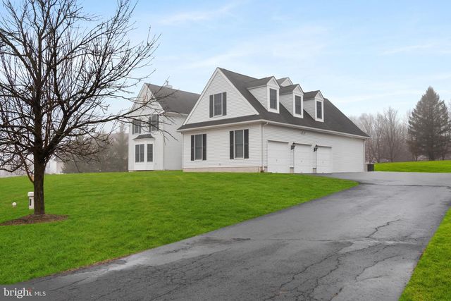 3 MANCHUR CT, Flemington, NJ 08822