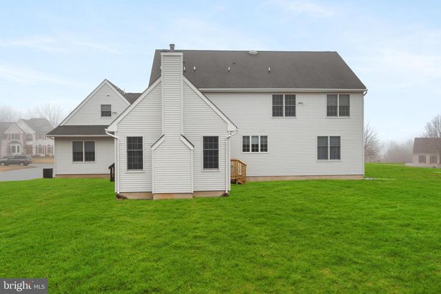 3 MANCHUR CT, Flemington, NJ 08822