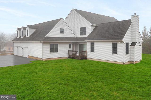 3 MANCHUR CT, Flemington, NJ 08822