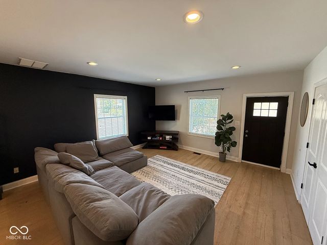 1306 S East Street, Indianapolis, IN 46225