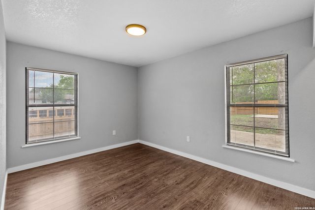 127 ZERRCLIFF LN, San Antonio, TX 78220