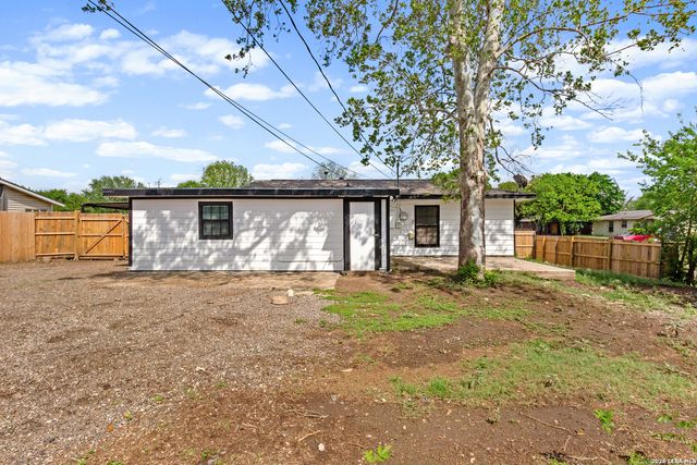 127 ZERRCLIFF LN, San Antonio, TX 78220