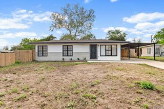 127 ZERRCLIFF LN, San Antonio, TX 78220