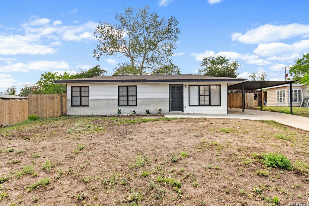 127 ZERRCLIFF LN, San Antonio, TX 78220