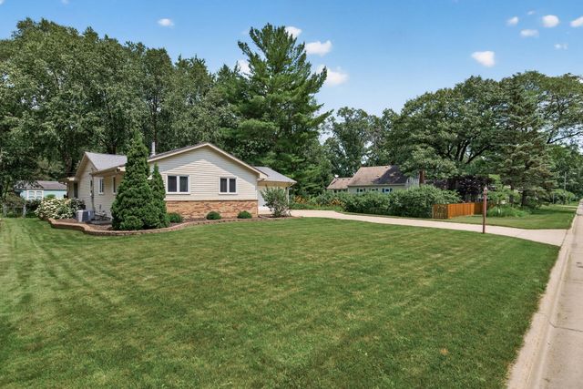 2649 Hillview Road, Mounds View, MN 55112