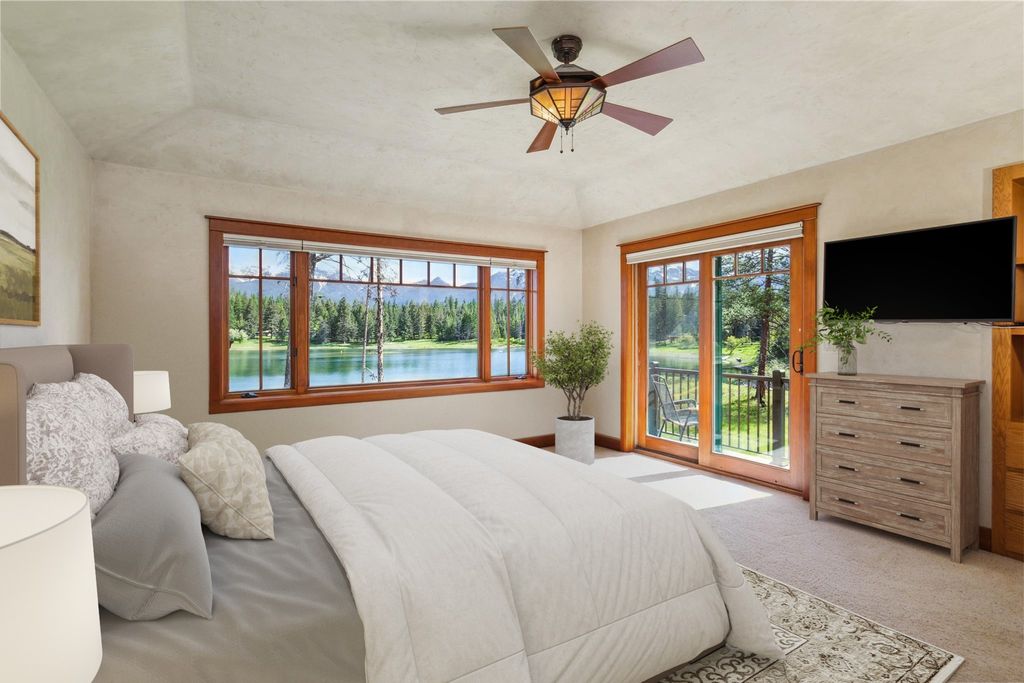 1029 Lake Of The Woods Lane, Bigfork, MT 59911 photo 33