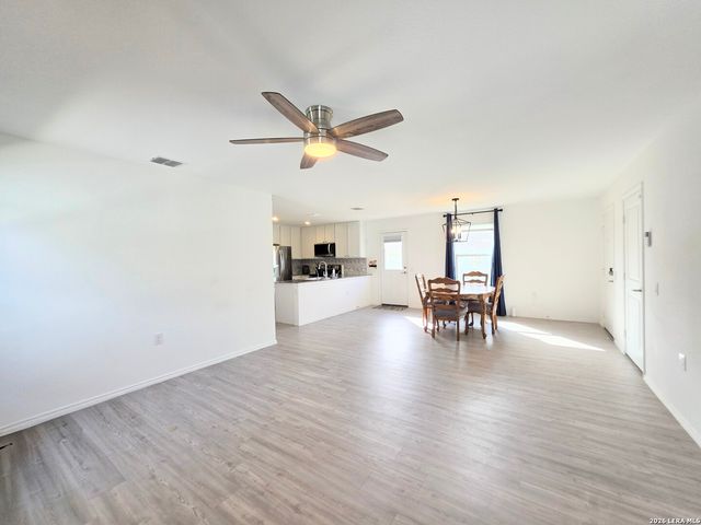 1031 Magrum Way, San Antonio, TX 78221