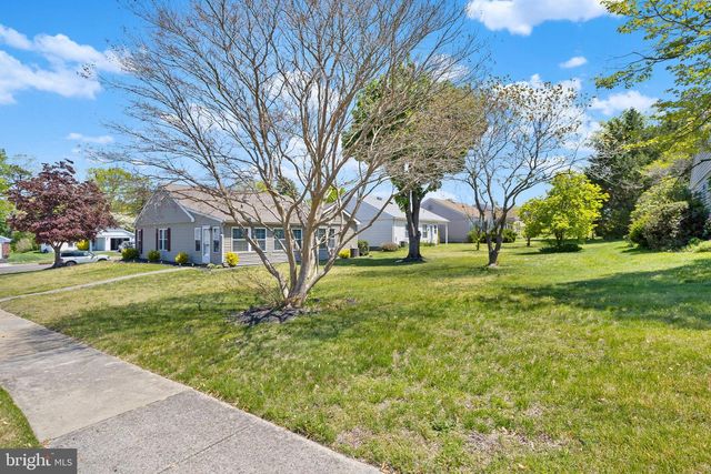 68 BUCKINGHAM DR, Southampton, NJ 08088