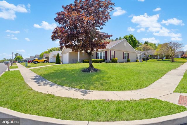 68 BUCKINGHAM DR, Southampton, NJ 08088