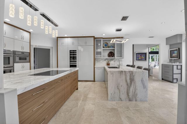 19787 Oakbrook Circle, Boca Raton, FL 33434